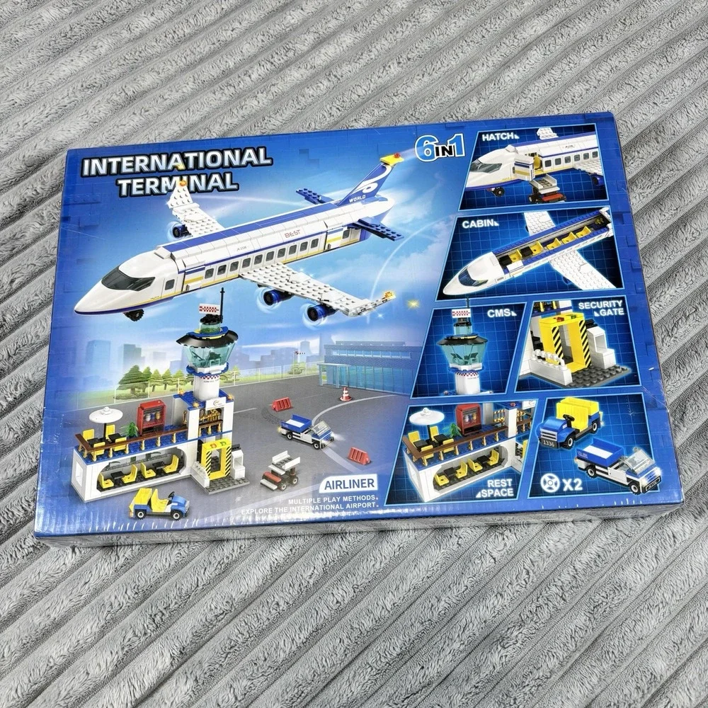 WinGift Passenger Airplane 1016Pcs International Airport 6in1 factory sealed